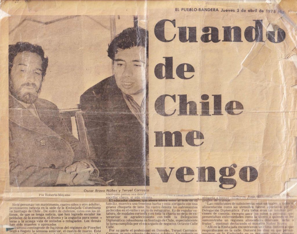 A newspaper clipping shows two men sitting down. The headline says "When from Chile I come" in Spanish.